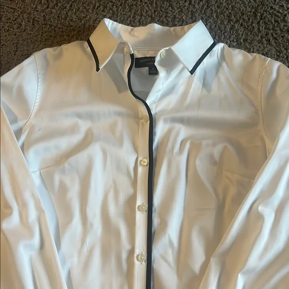 Banana Republic White Button Down Shirt with Black Accents - Picture 4 of 4